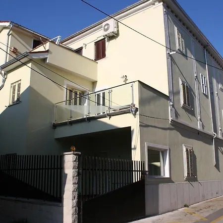 Park Apartment